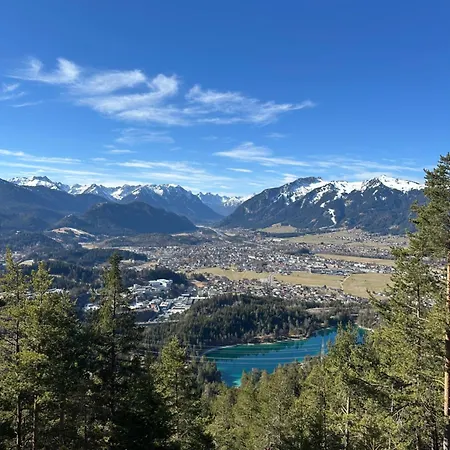 Hahnenkamm Konukevi Reutte