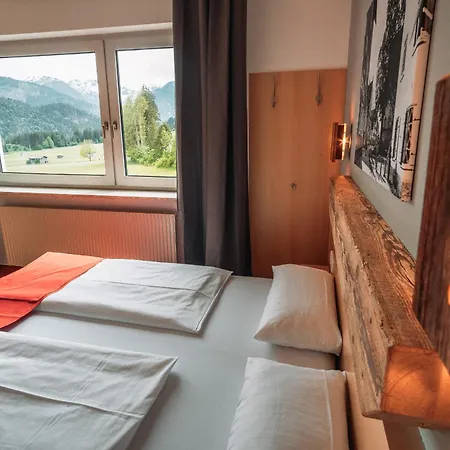 Pensionat Hahnenkamm Reutte