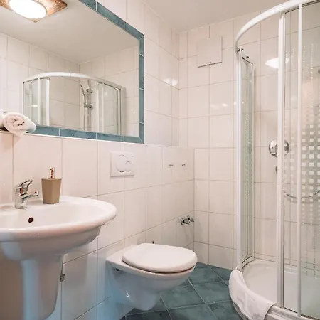 بيت ضيافة Hahnenkamm روتته