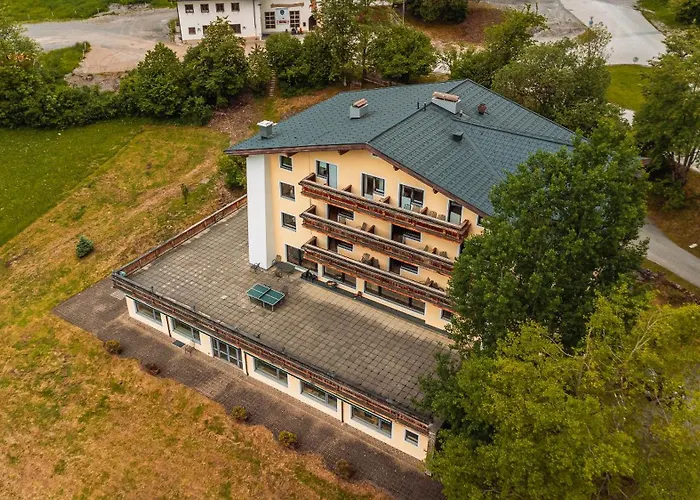 Hahnenkamm 3* Reutte